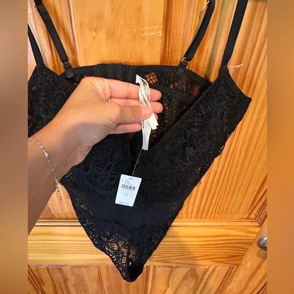 NWT- ANTHROPOLOGIE V-WIRE LACE
BODYSUIT - Picture 8 of 8